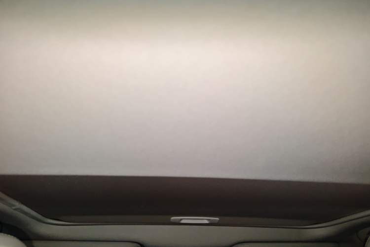 Used Toyota Avalon 2019 2.0L XLE Premium Edition China VI Headliner