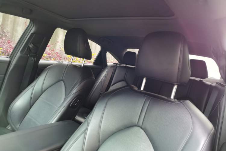 Used Toyota Avalon 2019 Dual-Engine 2.5L Luxury Edition China VI Standard Headliner