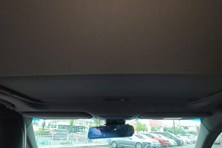 Used Toyota Avalon 2019 2.0L XLE Premium Edition China VI Headliner