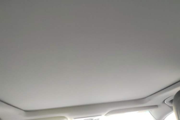 Used Toyota Avalon 2019 Dual-Engine 2.5L XLE Prestige Version China VI Standard Headliner