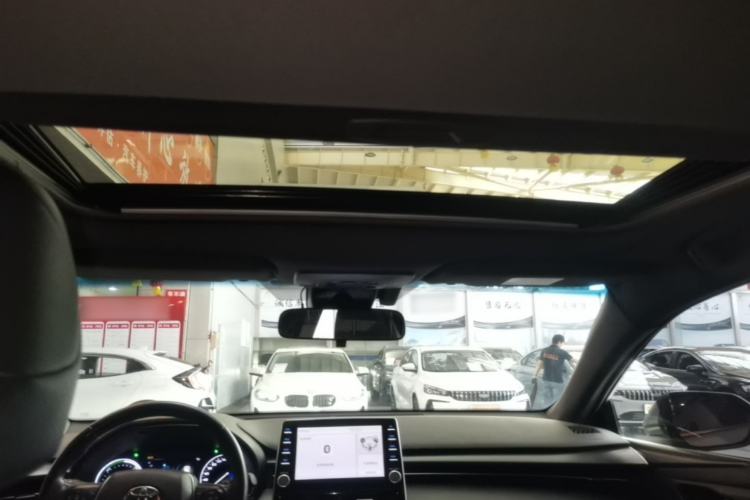 Used Toyota Avalon 2019 Dual-Engine 2.5L Luxury Edition China VI Standard Headliner