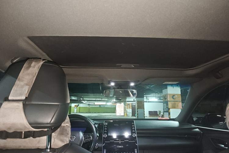 Used Toyota Avalon 2019 2.0L Luxury Edition China VI Standard Headliner