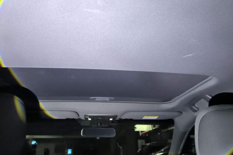 Used Toyota Avalon 2019 2.5L Ambition Version China VI Standard Headliner