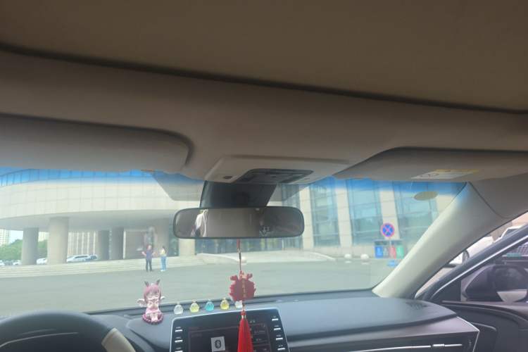 Used Toyota Avalon 2019 2.5L Touring Premium Version China VI Standard Headliner