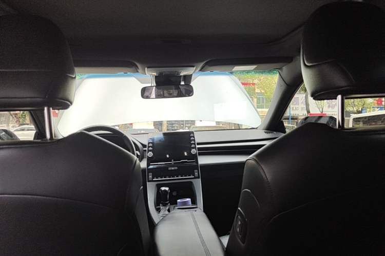 Used Toyota Avalon 2019 Dual-Engine 2.5L Luxury Edition China VI Standard Headliner