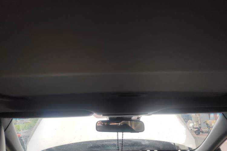 Used Toyota Avalon 2019 2.0L XLE Premium Edition China VI Headliner