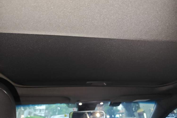 Used Toyota Avalon 2019 2.0L XLE Premium Edition China VI Headliner