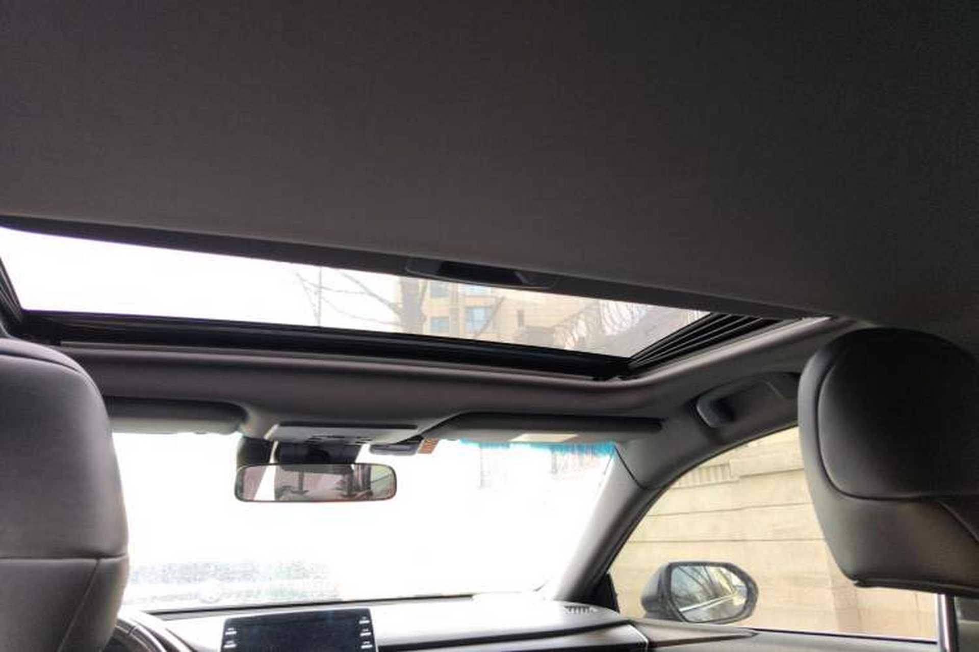 Used Toyota Avalon 2019 2.0L XLE Premium Edition China VI Headliner
