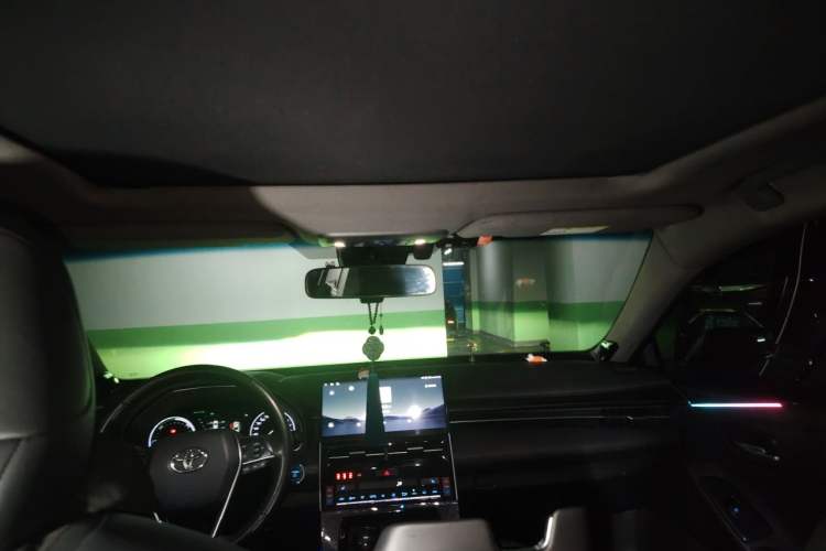 Used Toyota Avalon 2019 Dual-Engine 2.5L XLE Prestige Version China V Standard Headliner