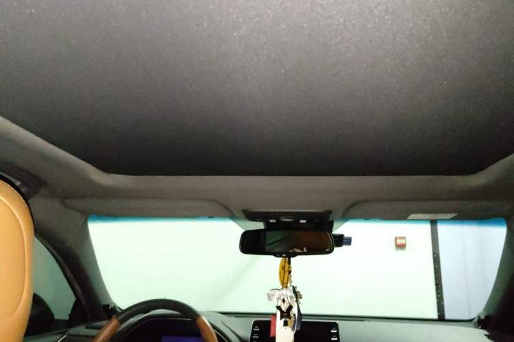 Used Toyota Avalon 2019 Dual-Engine 2.5L Limited Flagship Edition China V Standard Headliner