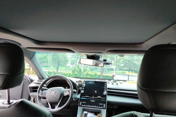 Used Toyota Avalon 2019 2.5L Touring Premium Version China VI Standard Headliner
