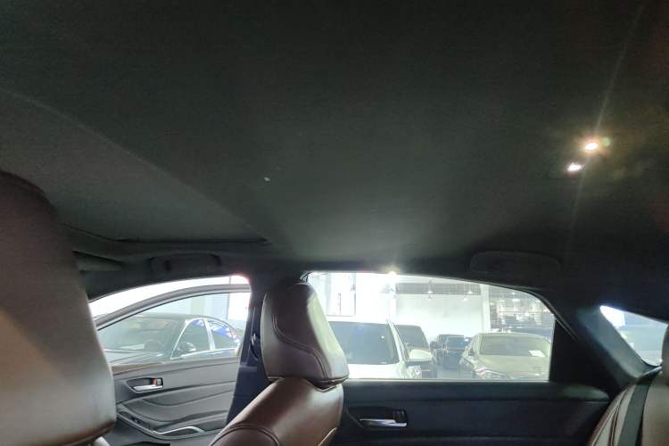 Used Toyota Avalon 2019 2.0L Ambition Edition China VI Headliner