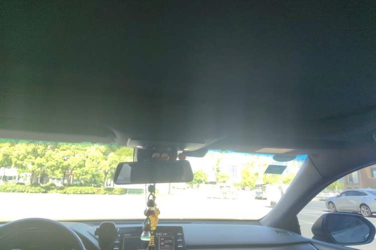 Used Toyota Avalon 2019 2.0L XLE Premium Edition China VI Headliner