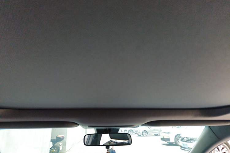 Used Toyota Avalon 2019 2.5L Touring Premium Version China VI Standard Headliner