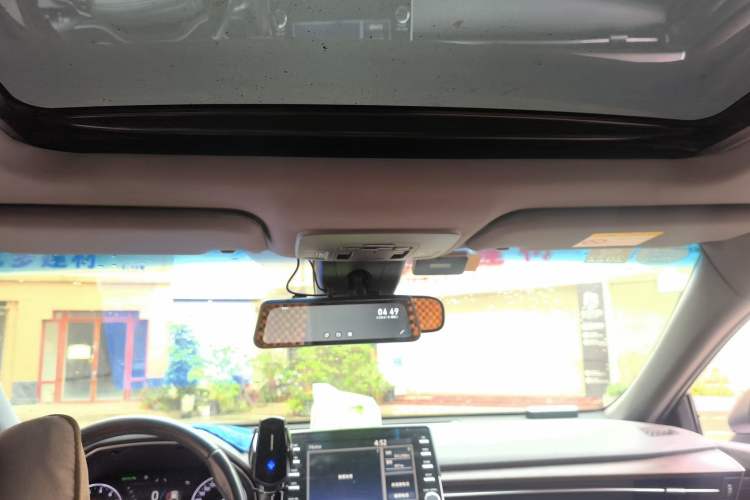 Used Toyota Avalon 2019 2.5L Touring Premium Version China VI Standard Headliner