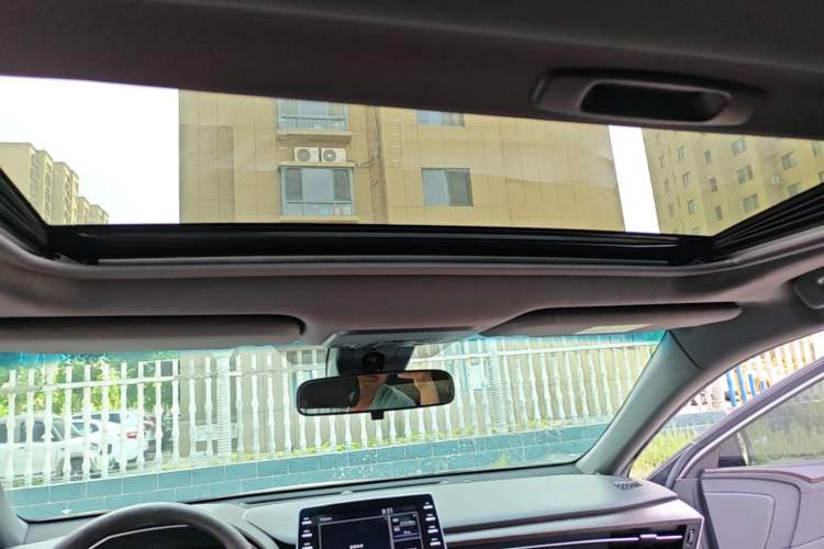Used Toyota Avalon 2019 2.0L Ambition Edition China VI Headliner