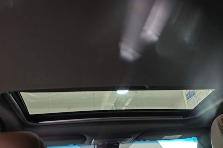 Used Toyota Avalon 2019 2.5L Ambition Version China VI Standard Headliner