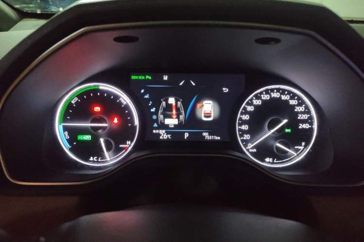 Used Toyota Avalon 2019 Dual-Engine 2.5L XLE Prestige Version China VI Standard Instrument Cluster