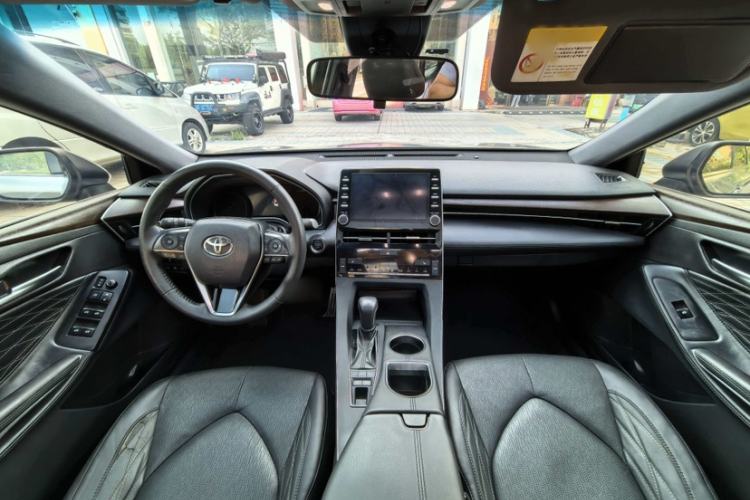 Used Toyota Avalon 2019 2.5L Touring Premium Version China VI Standard Interior 1