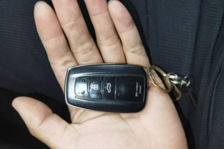 Used Toyota Avalon 2019 Dual-Engine 2.5L Luxury Edition China VI Standard Interior 1