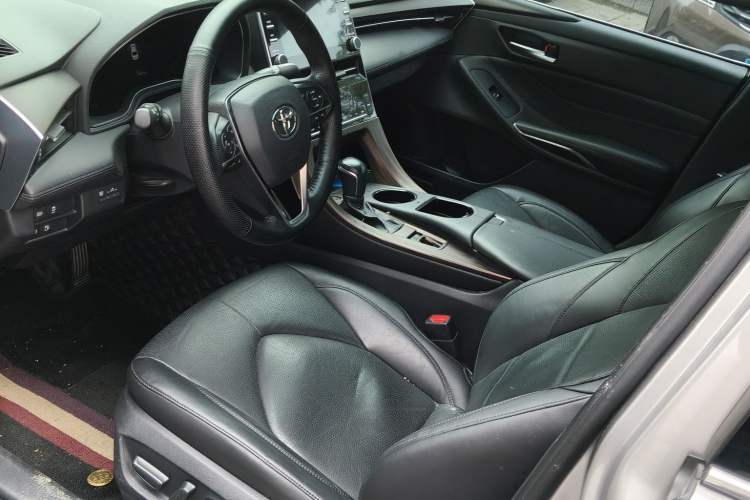 Used Toyota Avalon 2019 2.0L Luxury Edition China VI Standard Interior 1