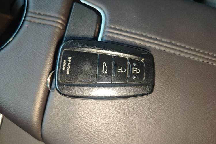 Used Toyota Avalon 2019 Dual-Engine 2.5L Luxury Edition China VI Standard Interior 1