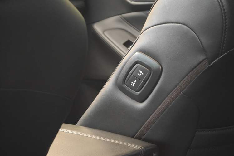 Used Toyota Avalon 2019 Dual-Engine 2.5L Luxury Edition China VI Standard Interior 11