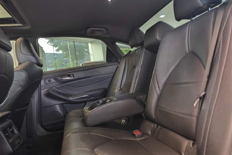 Used Toyota Avalon 2019 Dual-Engine 2.5L Luxury Edition China VI Standard Interior 12