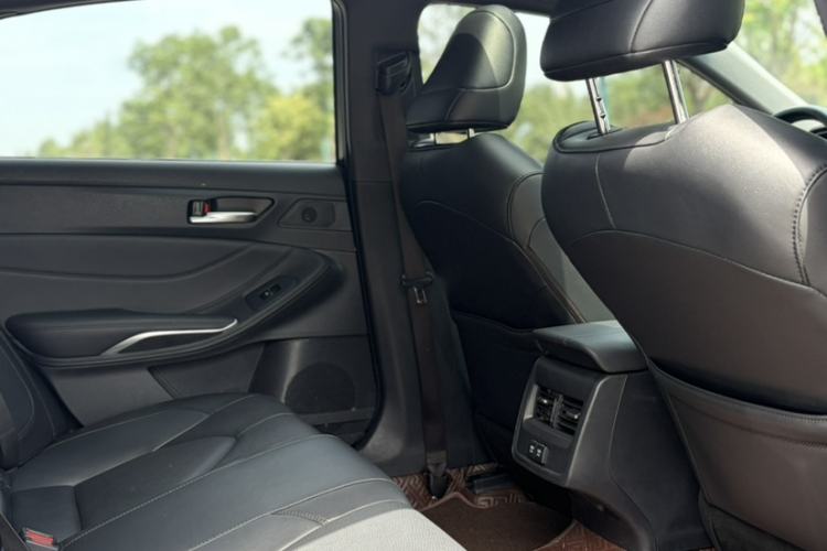 Used Toyota Avalon 2019 2.0L Luxury Edition China VI Standard Interior 13
