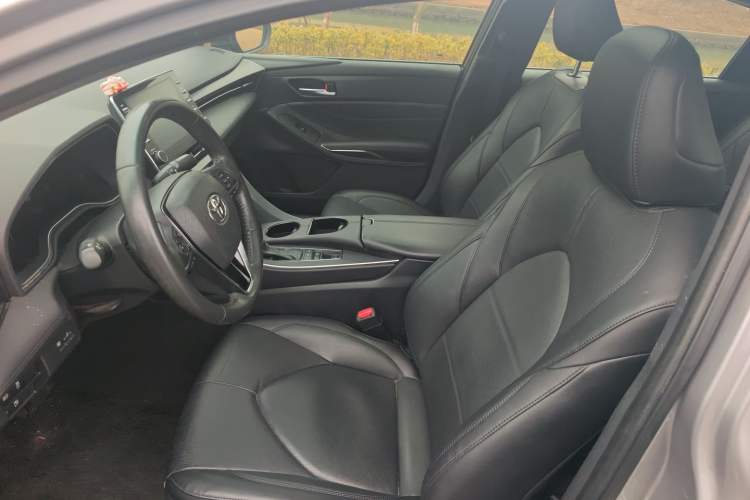 Used Toyota Avalon 2019 Dual-Engine 2.5L Luxury Edition China VI Standard Interior 2