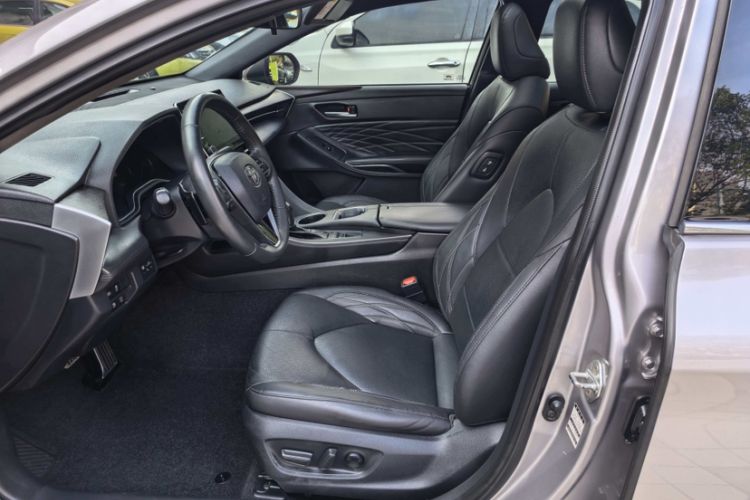 Used Toyota Avalon 2019 2.5L Touring Premium Version China VI Standard Interior 2