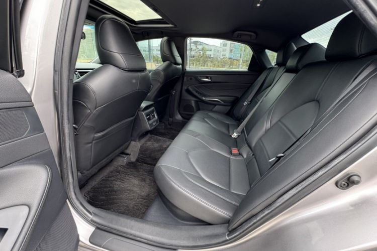 Used Toyota Avalon 2019 Dual-Engine 2.5L Luxury Edition China VI Standard Interior 2