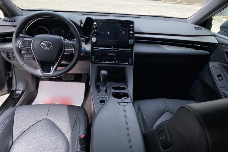 Used Toyota Avalon 2019 Dual-Engine 2.5L Luxury Edition China VI Standard Interior 2