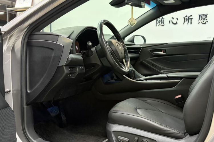 Used Toyota Avalon 2019 2.0L Luxury Edition China VI Standard Interior 2