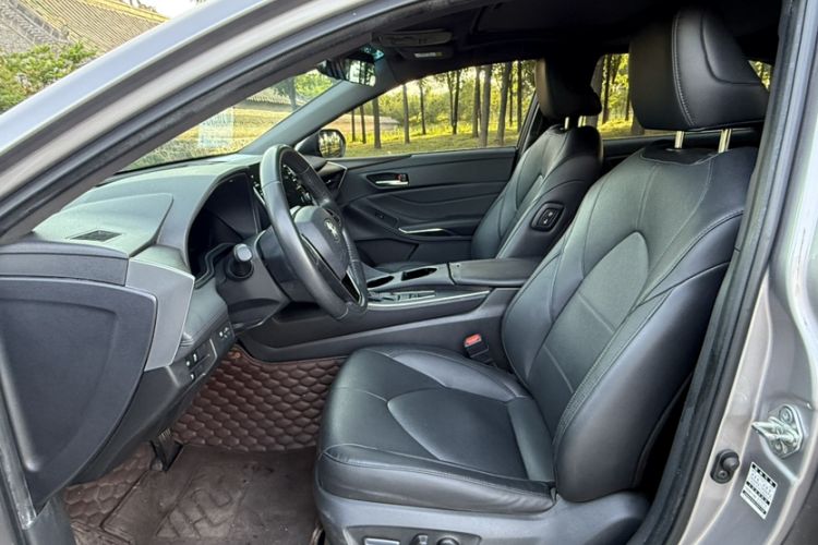 Used Toyota Avalon 2019 2.0L Luxury Edition China VI Standard Interior 2