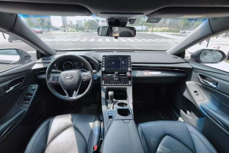 Used Toyota Avalon 2019 Dual-Engine 2.5L Luxury Edition China VI Standard Interior 2