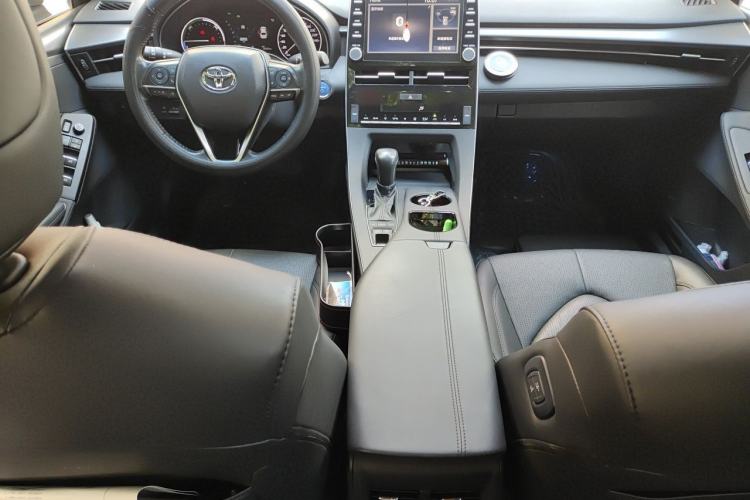 Used Toyota Avalon 2019 Dual-Engine 2.5L Luxury Edition China VI Standard Interior 2