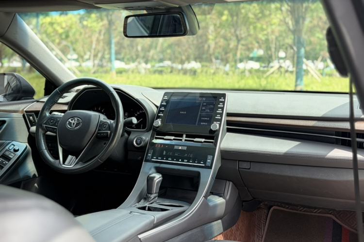 Used Toyota Avalon 2019 2.0L Luxury Edition China VI Standard Interior 3