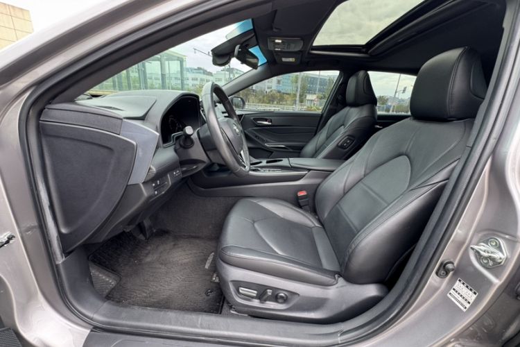 Used Toyota Avalon 2019 Dual-Engine 2.5L Luxury Edition China VI Standard Interior 3