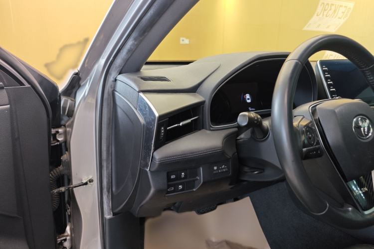 Used Toyota Avalon 2019 Dual-Engine 2.5L Luxury Edition China VI Standard Interior 3