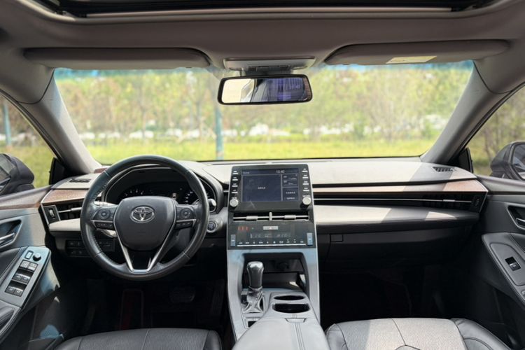 Used Toyota Avalon 2019 2.0L Luxury Edition China VI Standard Interior 4