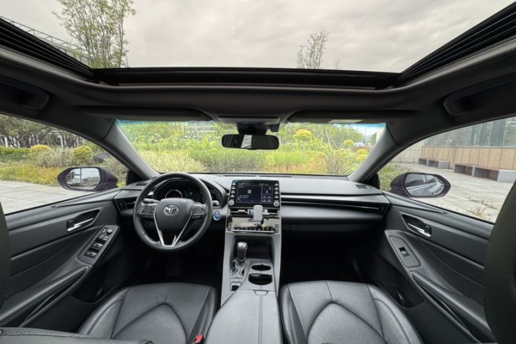 Used Toyota Avalon 2019 Dual-Engine 2.5L Luxury Edition China VI Standard Interior 4