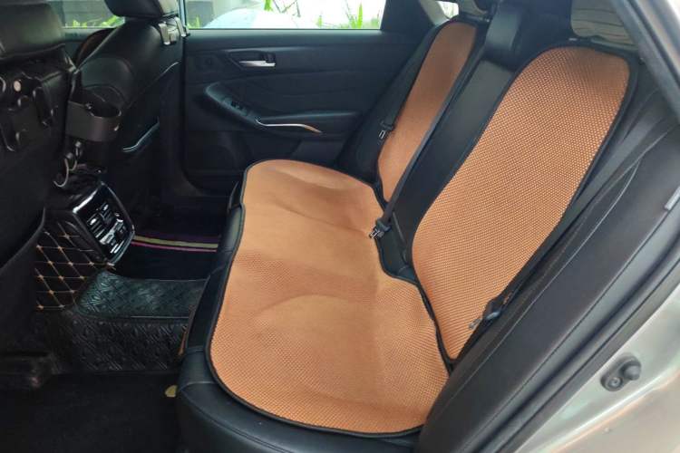 Used Toyota Avalon 2019 2.0L XLE Premium Edition China VI Interior 4