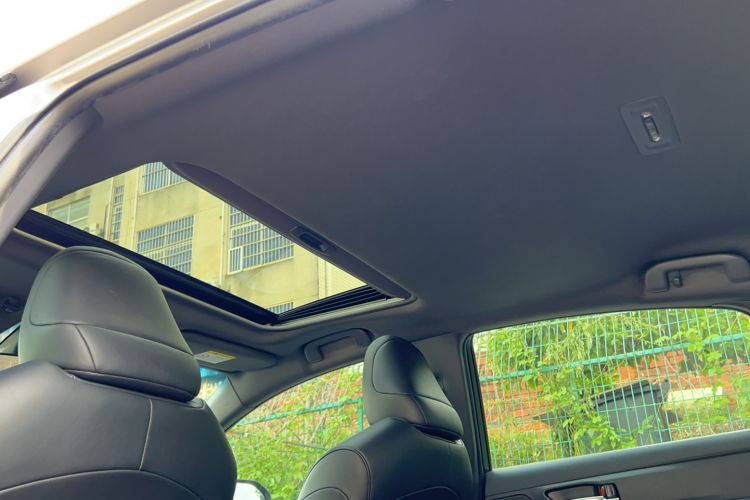 Used Toyota Avalon 2019 2.0L Luxury Edition China VI Standard Interior 4
