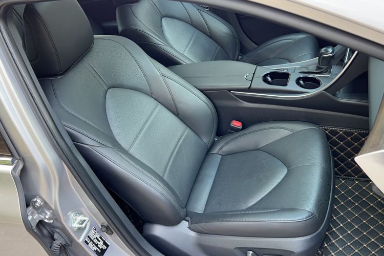 Used Toyota Avalon 2019 2.0L Luxury Edition China VI Standard Interior 5