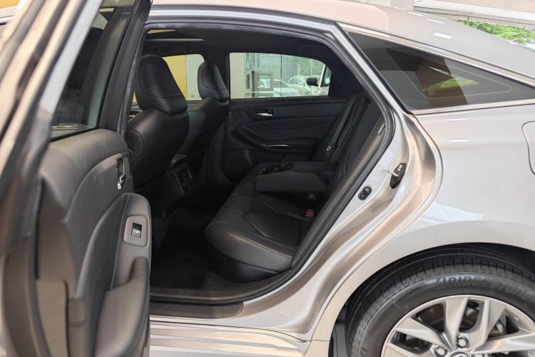Used Toyota Avalon 2019 Dual-Engine 2.5L Luxury Edition China VI Standard Interior 9