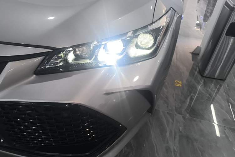 Used Toyota Avalon 2019 2.5L Touring Premium Version China VI Standard Left Front Headlight