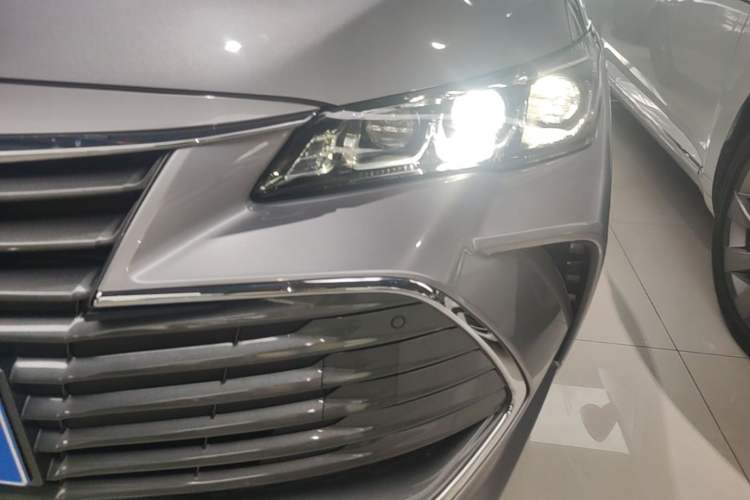 Used Toyota Avalon 2019 2.5L Touring Premium Version China VI Standard Left Front Headlight