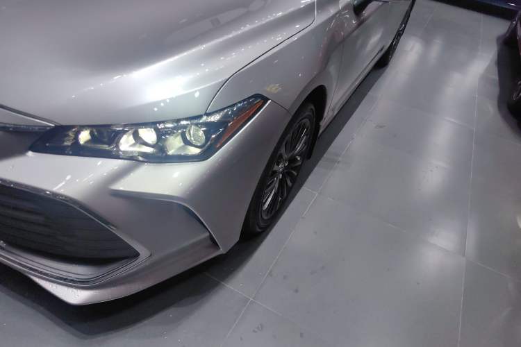 Used Toyota Avalon 2019 2.0L XLE Premium Edition China VI Left Front Headlight
