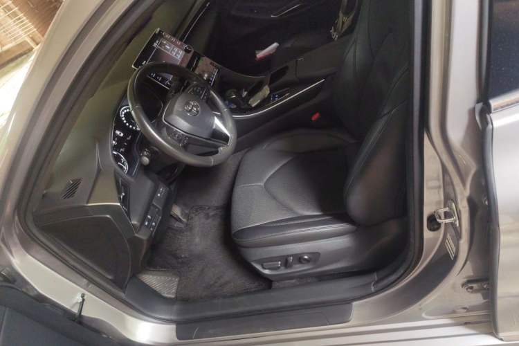 Used Toyota Avalon 2019 Dual-Engine 2.5L Luxury Edition China VI Standard Left Front Seat
